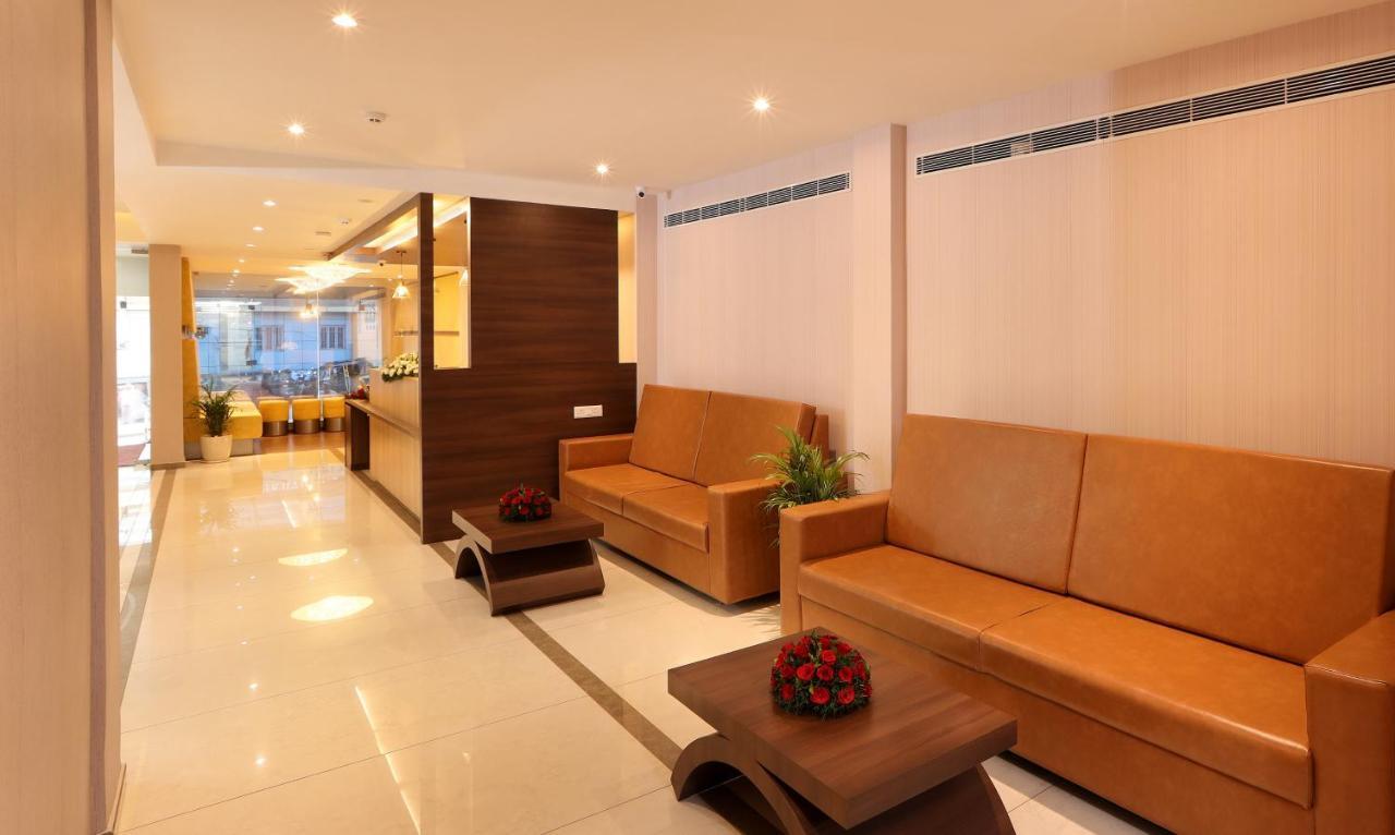 Flora Charishma Residency Aluva Hotel Kochi Eksteriør billede