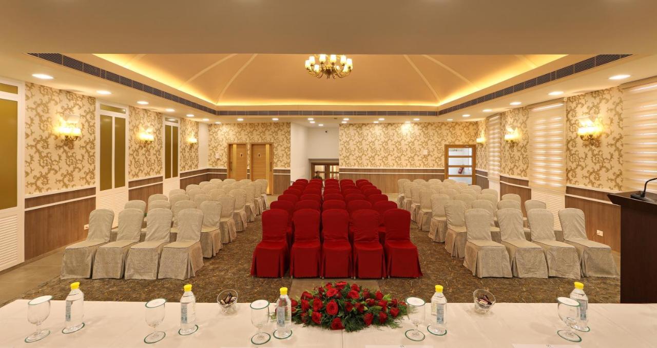 Flora Charishma Residency Aluva Hotel Kochi Eksteriør billede