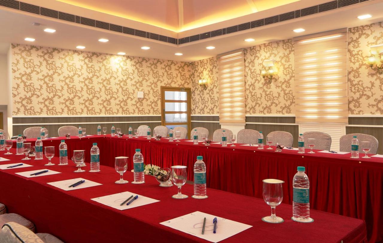 Flora Charishma Residency Aluva Hotel Kochi Eksteriør billede